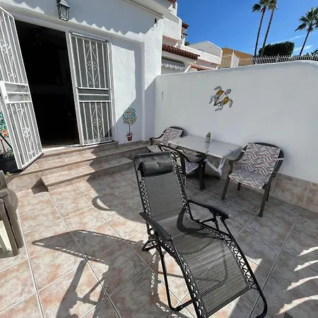 Apartmán Oasis 1-bedroom Ocean View Large Terrace Pool Full Kitchen *